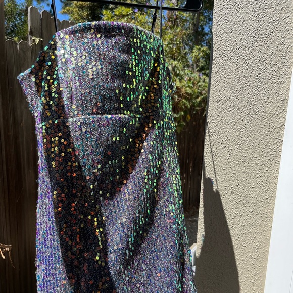 Iridescent sequin body con dress by urban outfitters - Picture 6 of 6